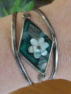 Alpaca Mexico Green Floral Abalone Mother of Pearl Cuff Bracelet